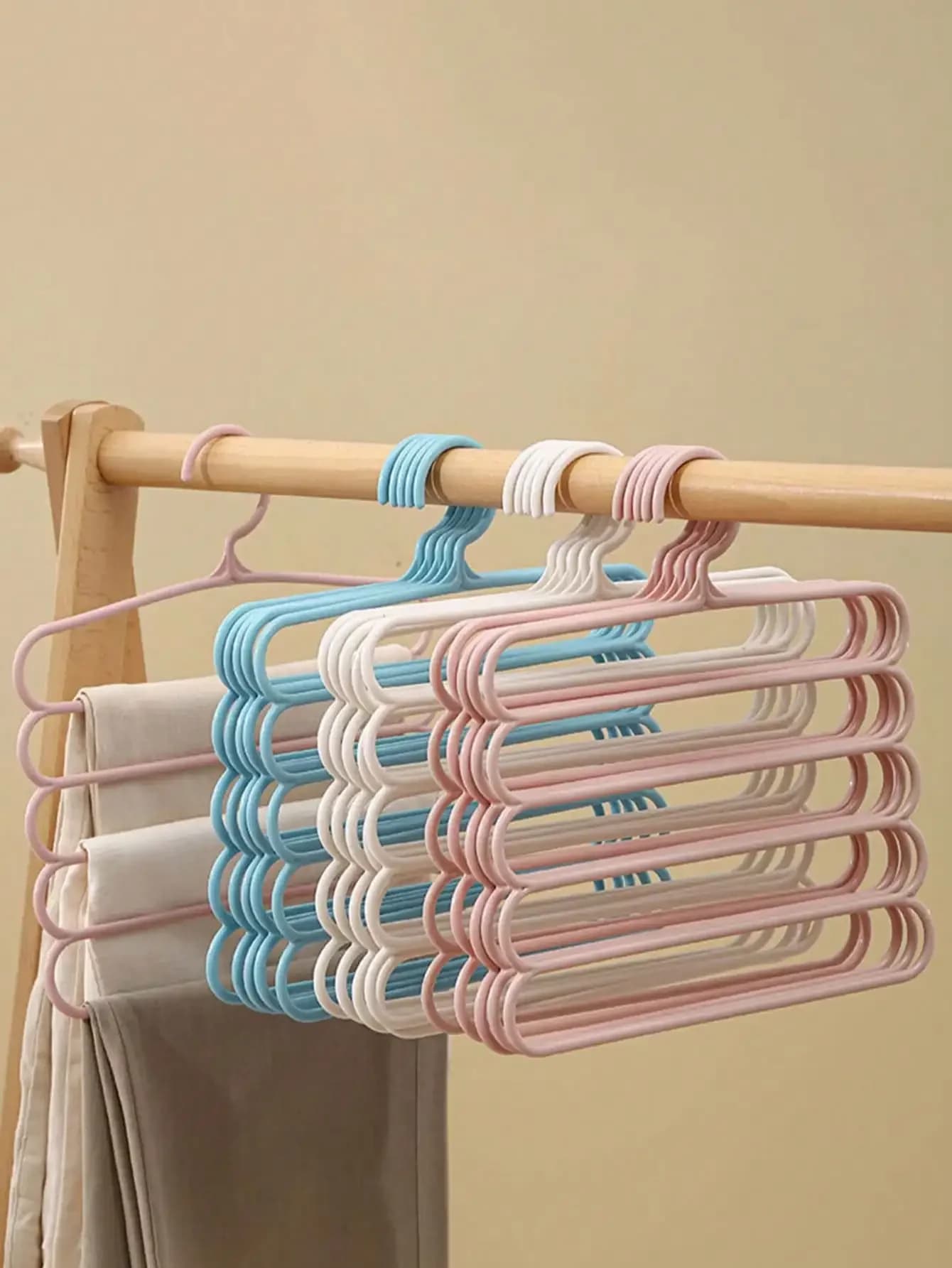 5pcs/3pcs/1pc Multi-Layer Plastic Hanging Clothes Rack, 5-Tier Pants Rack, Dorm Essential For Hanging Pants, Scarves, Ties, Non-Slip & Damage-Free Drying Rack, Space-Saving Wardrobe Organizer, The perfect little gift