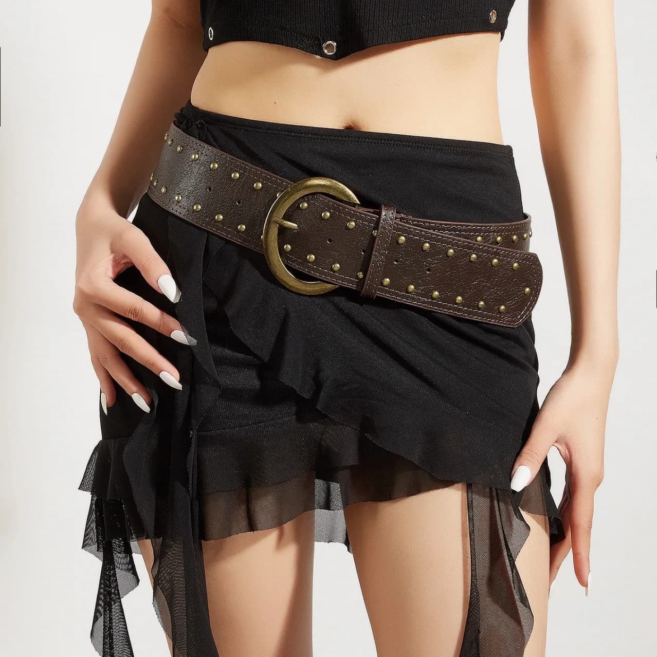 Cintura Larga con Borchie Stile Streetwear Americano, Fibbia in Metallo Vintage, Nero/Marrone, Accessorio Moda Urbana