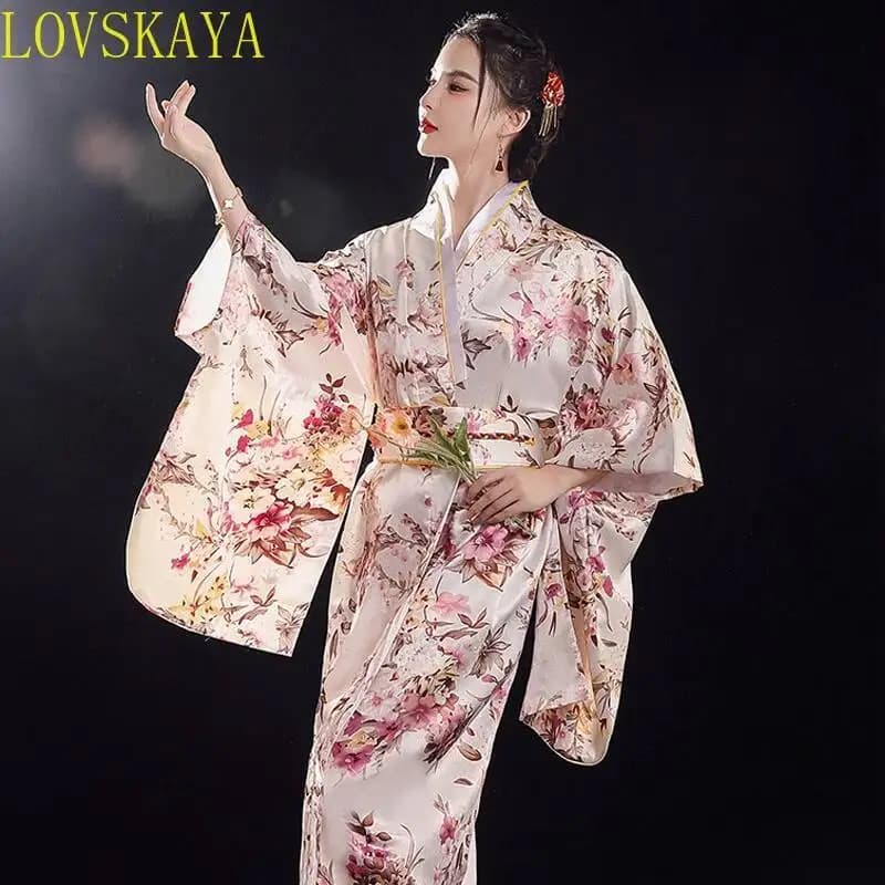 Kimono tradizionale Pigiama floreale con stampa popolare Abito da accappatoio oversize in seta da donna Nuovo giapponese