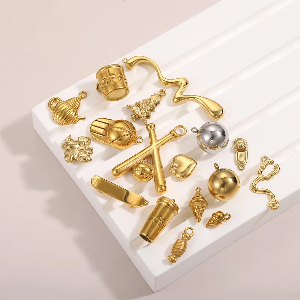 CARLIDANA Waterproof Without Appannament Jewels Stainless Steel Teiera Berretto Skateboard Baseball Hat Tree Pendants and Pendants for Jewelry Creation