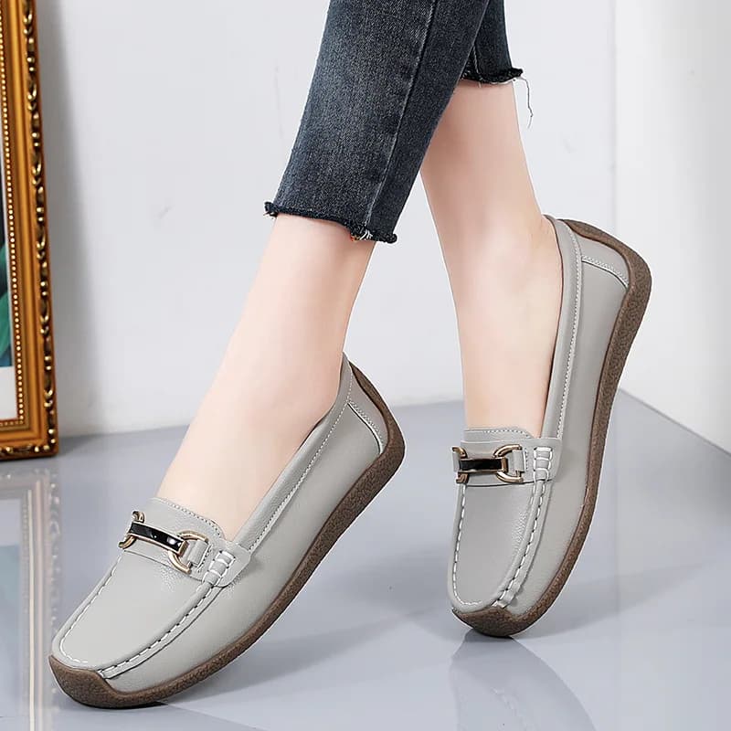 Nuovi mocassini di grandi dimensioni suola morbida scarpe da donna alla moda scarpe casual in pelle