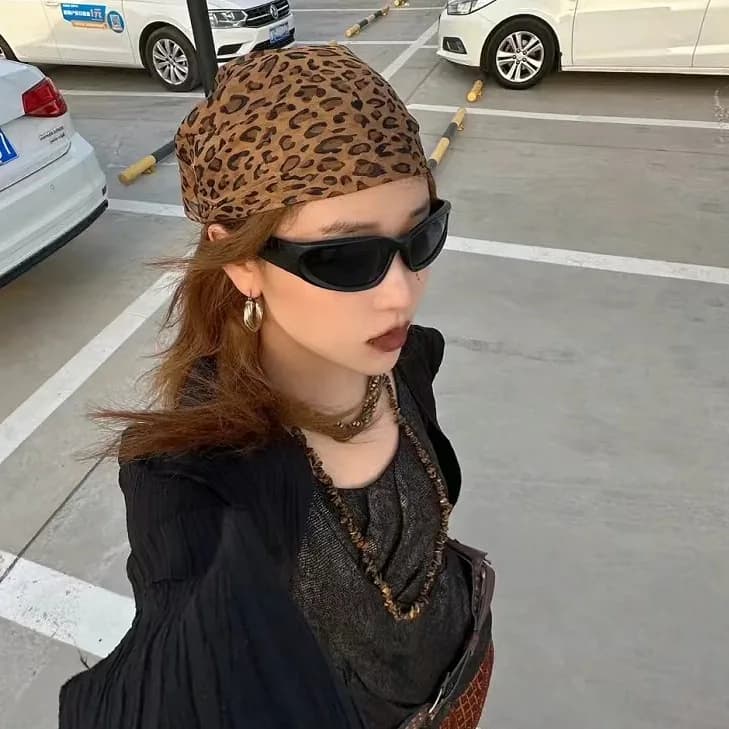Hot-selling Leopard Print Headscarf Women's Triangle Snow Babes Style Hip-hop Versatile Floral Satin Fabric Bag Hair Scarf