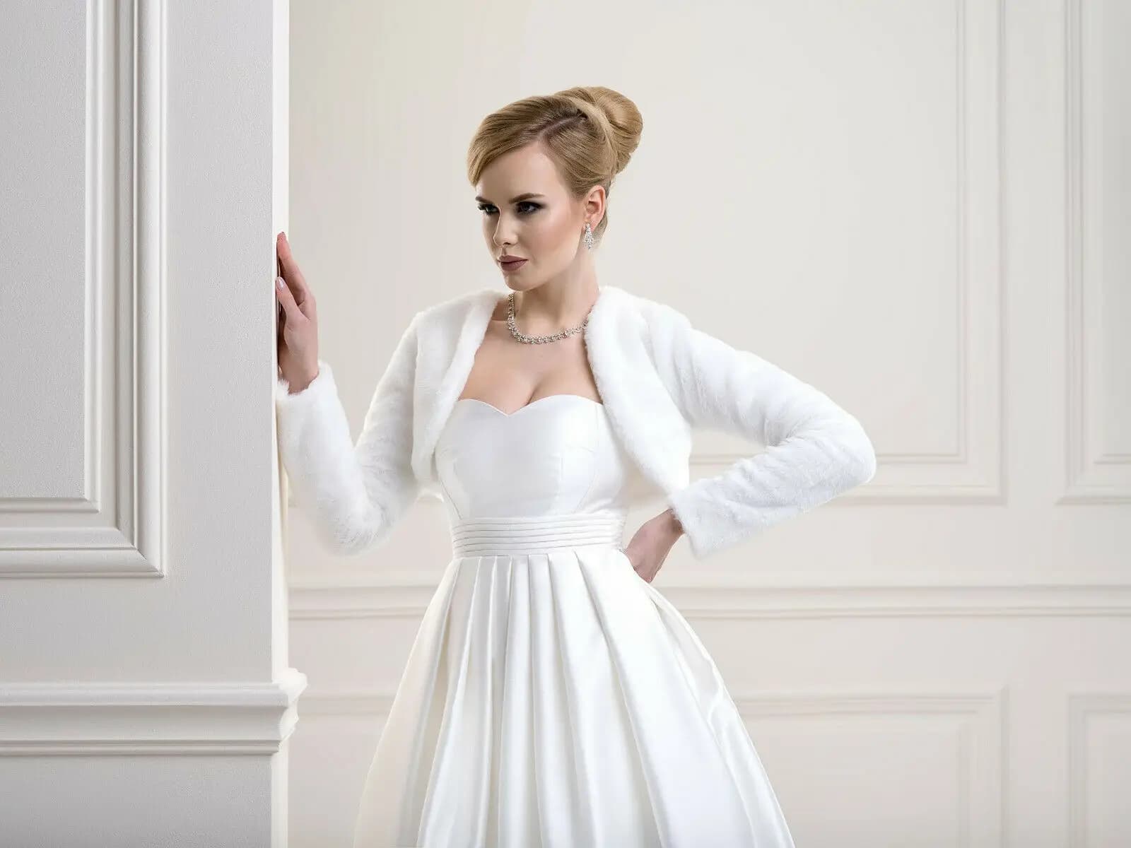 Giacca da sposa in pelliccia sintetica maniche lunghe coprispalle coprispalle da sposa mantello da donna coprispalle da festa Bolero Bride Winter Warm Wrap
