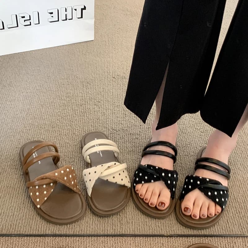 Comfortable Flat Bottom Polka Dot Slippers for Women Summer 2026 Korean Style Outerwear Slippers Breathable Slip-On Sandals