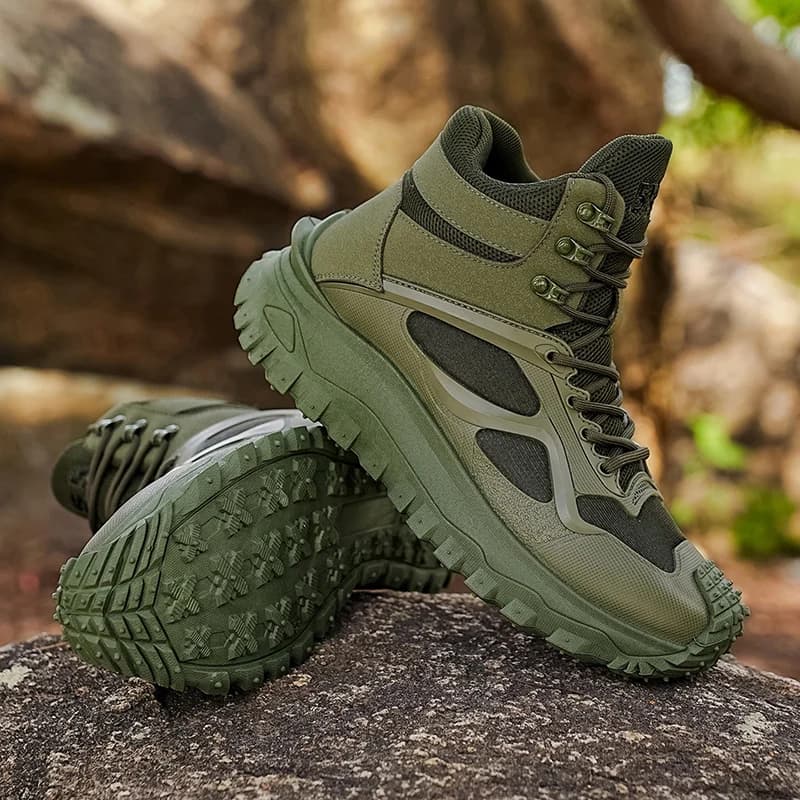 Men's high-top boots, comfortable lining, thick and durable soles, suitable for outdoor sports, rock climbing, hiking, and other activities