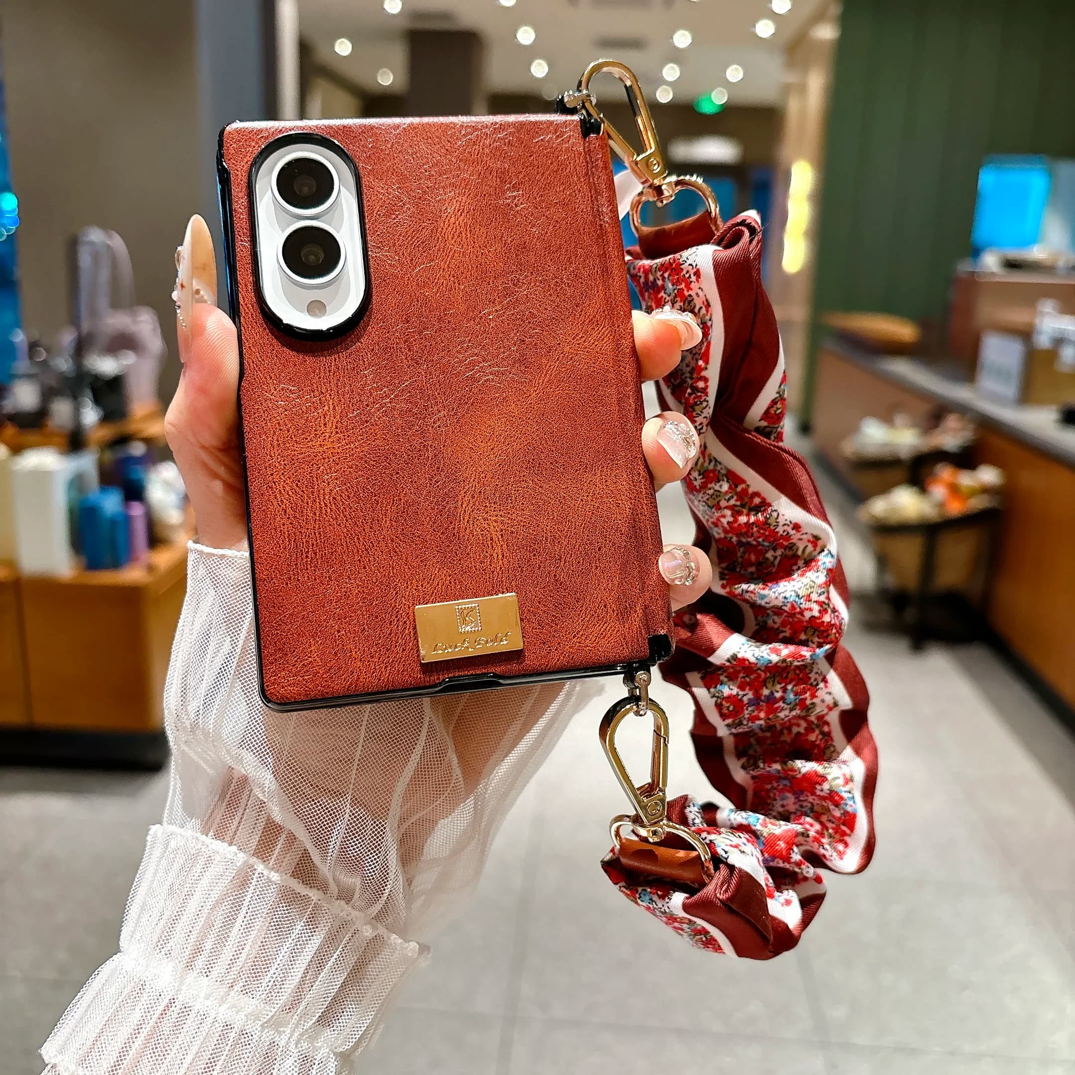 Luxury Fashion Vintage Oil Wax Leather Case for Samsung Z Fold 8 Wide Hinge Protection Shockproof with Wrist Strap Slim Cover