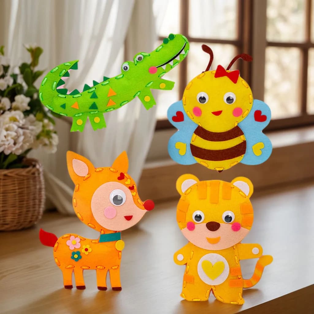 Kit artigianale per cucire animali dei cartoni animati Portachiavi per bambini fai-da-te Set da cucito artigianale Principianti educativi Kit per cucito artigianale in feltro ripiene