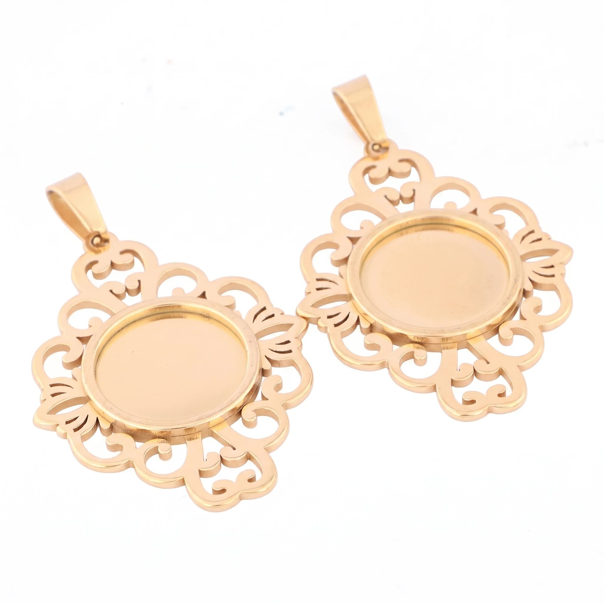 5 Pezzi di Supporti Vuoti per Cabochon a Fiore in Filigrana di Acciaio Inossidabile da 15mm, per Creazione Gioielli Fai da Te, Pendenti e Collane