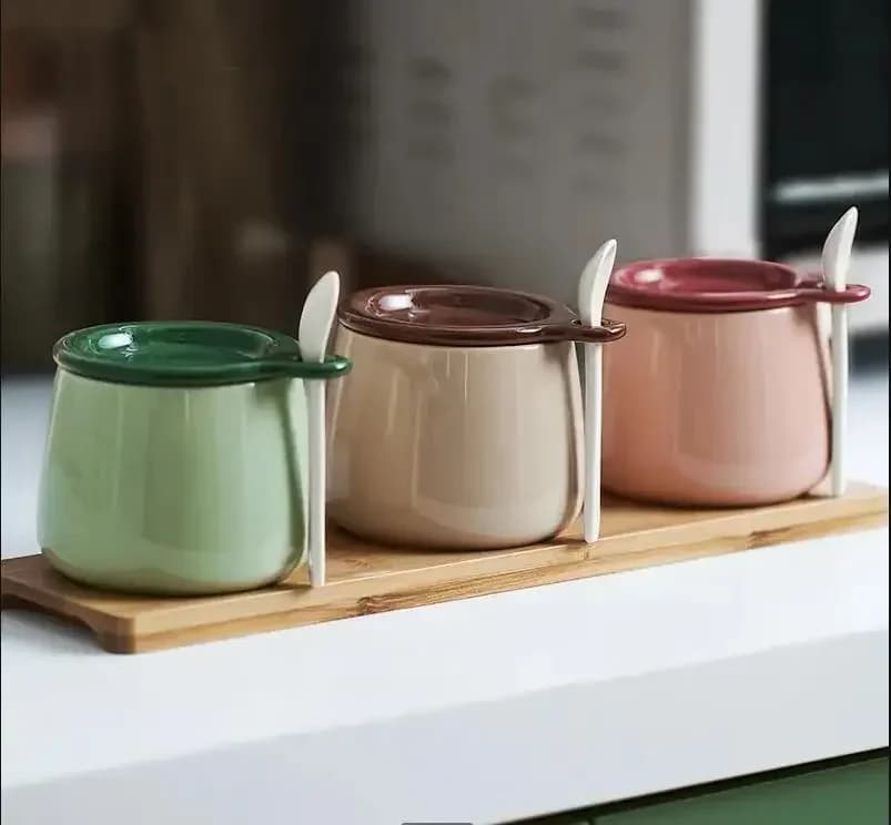 Set di barattoli per condimenti in ceramica con cucchiaio, cucina domestica, sale, zucchero, pepe, serbatoio di stoccaggio, bottiglia di spezie creativa giapponese in tinta unita