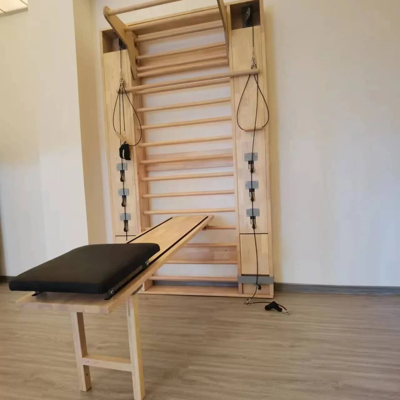 Physical Therapy for Home Fitness Solid Wood Stall Bar Swedish Ladder for Wall Mounted Tractions for Body Exercises