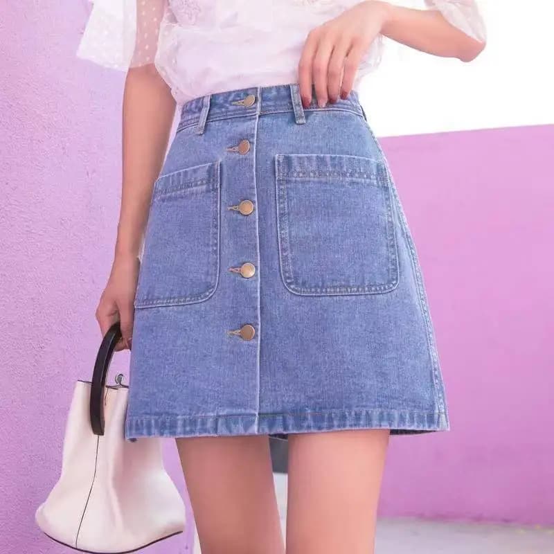 Women's cowboy skirt, new spring/summer collection 2026, Korean version, high waist trapeze skirt, modeling and adhering on hips