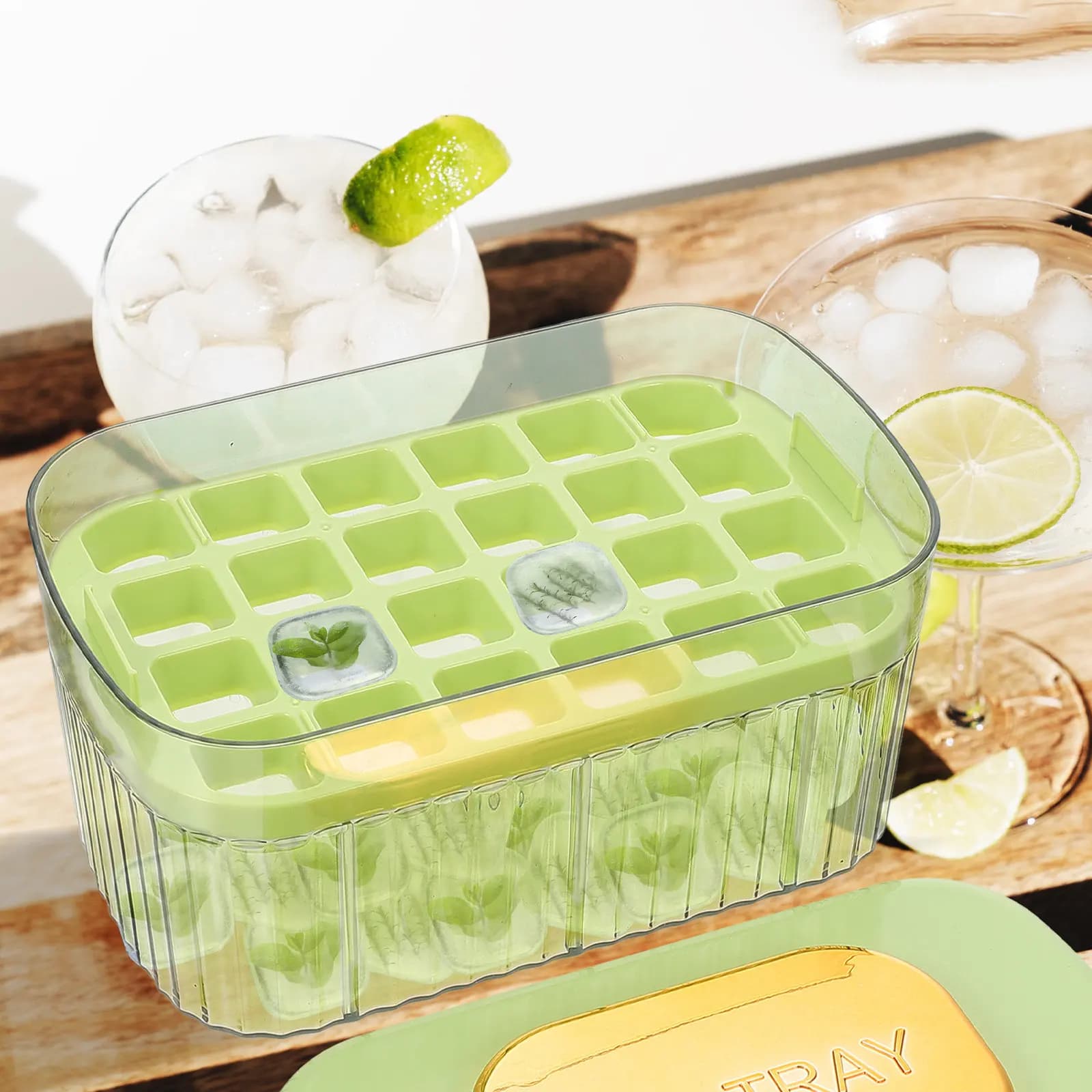Set di Stampi per Ghiaccio con Coperchio a Pressione, Vassoio per Cubetti di Ghiaccio Facile da Rilasciare, Pratico Contenitore per Freezer, Accessorio per Bevande Estive e Dessert