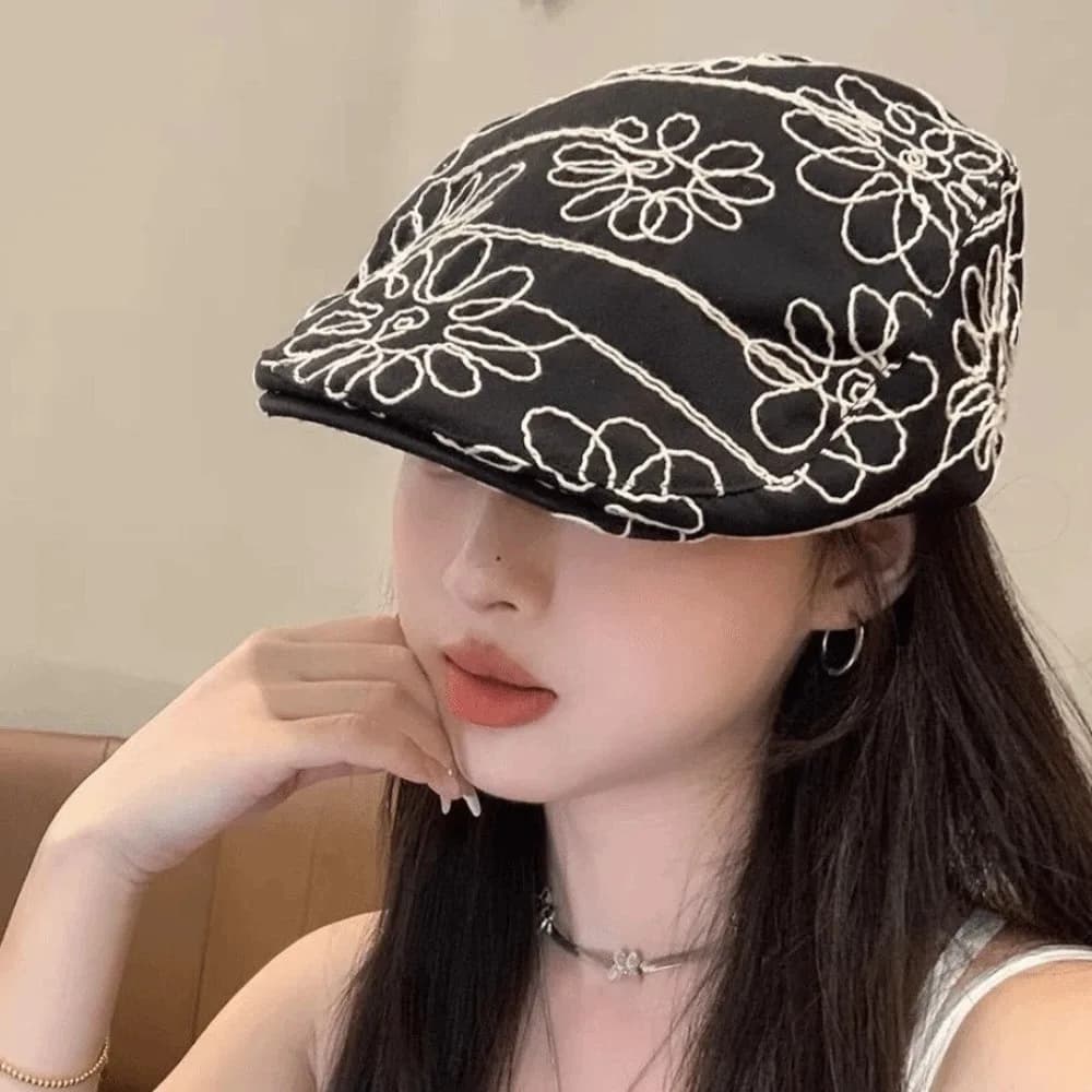 New Fashion Retro Forward Cap Casual Versatile Flower Embroidery Beret Korean Style Sweet Spicy British Hat For Lady Girl