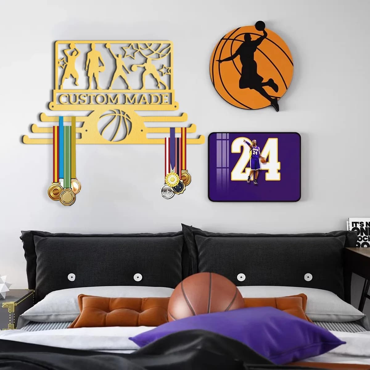 Espositore da parete per trofei da basket in stile minimalista, personalizzabile, con gancio regolabile in metallo avanzato, per appassionati di sport.