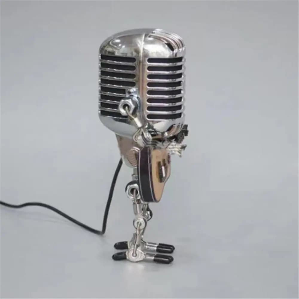 Modello USB Retro Robot in ferro battuto Lampada da scrivania Decorazioni Microfono per suonare la chitarra