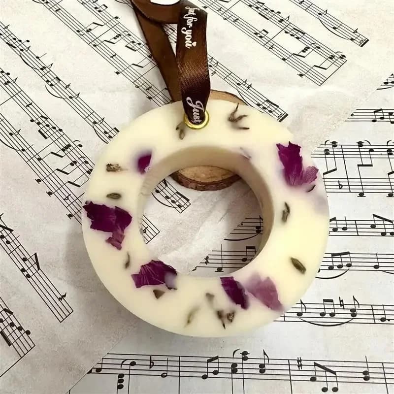 Natural dry rose petals for aromatherapy, bathroom, soaking, home scent, soap and candles, artificial flowers