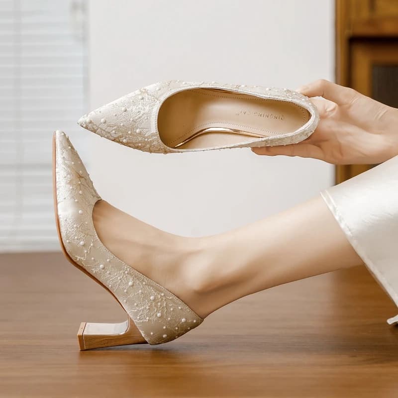 Nuove Scarpe Eleganti da Donna 2026 con Glitter, Punta Affusolata e Tacco a Blocco con Dettaglio in Legno, Ideali per Matrimoni, Feste e Balli di Gala