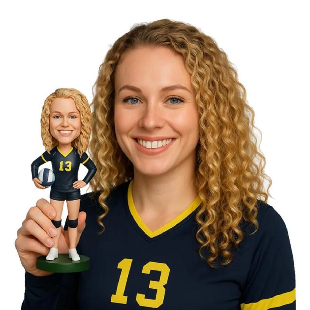 Statuetta Personalizzata Fatta a Mano in Argilla di Giocatore di Pallavolo con Palla Sotto il Braccio, Regalo Sportivo Unico