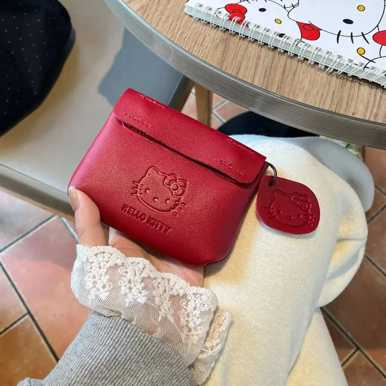 Portamonete in Pelle Rossa Hello Kitty, Borsa Portaoggetti a Forma di Cuore, Custodia Portatile per Cuffie e Documenti, Organizzatore per Carte
