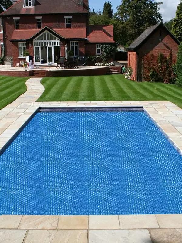 Copertura solare Copertura solare per piscina Coperta solare rettangolare Taglio libero Copertura solare Copertura di ritenzione del calore per piscina Accessorio per piscina