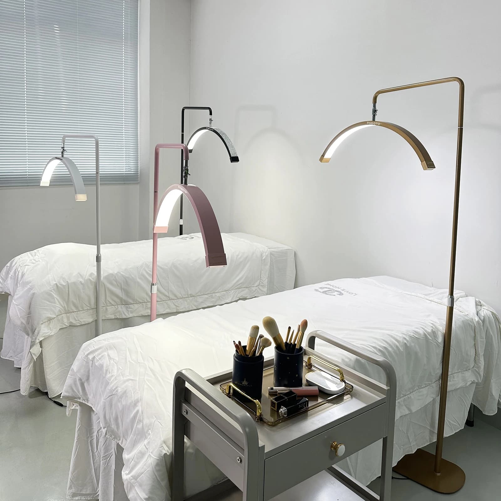 PHOTO Exterior Storage LED Video Costmetic Light Half-Luke Lamp Eyelash Light Nail Table Light for Beauty Shop Tattoo Makeup