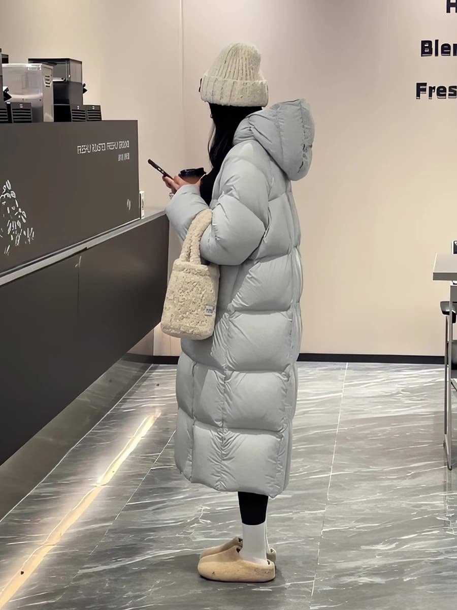 Long Puffer Jacket Women's Winter New 2026 Lightweight Warm Bread Style Duck down Coat Hooded Straight Cut Commute Style