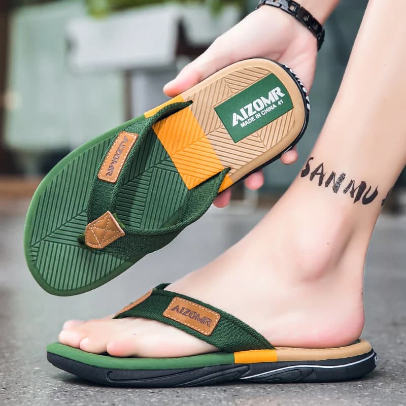 Vendita calda Pantofole da uomo Infradito estive Moda Pantofole da spiaggia antiscivolo Sandali da uomo Scivoli casual Scarpe da uomo Zapatos Hombre