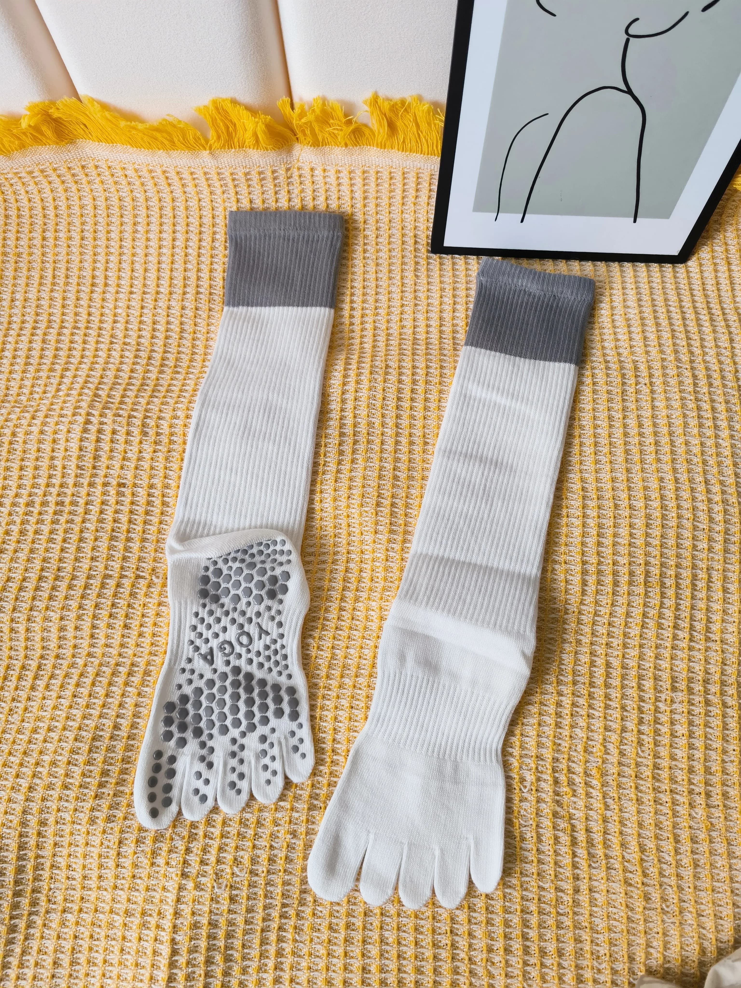 Muscle Compression Yoga Socks for Women 5 fingers Pulp Sleeves for Running/Salto Corda Smooth Support Non-slip Performance