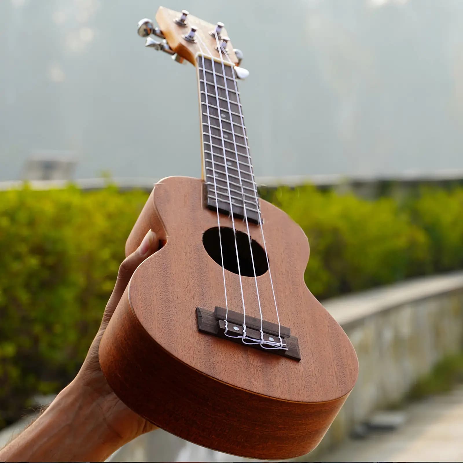 Ponte in Legno Naturale per Ukulele, Ricambio per Ukulele Acustici ed Elettrici, Tono Migliorato, Dimensioni Standard Ridotte
