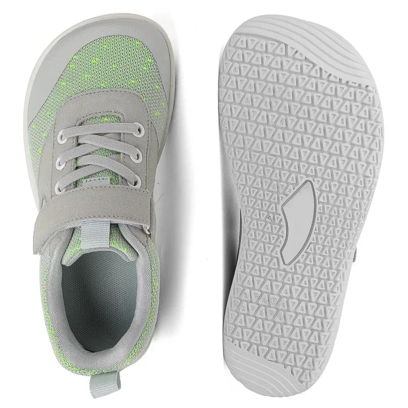 Nuove scarpe da ginnastica per ragazzi e ragazze Scarpe larghe a piedi nudi per bambini Scarpe per spostare naturalmente il bambino piccolo e grande
