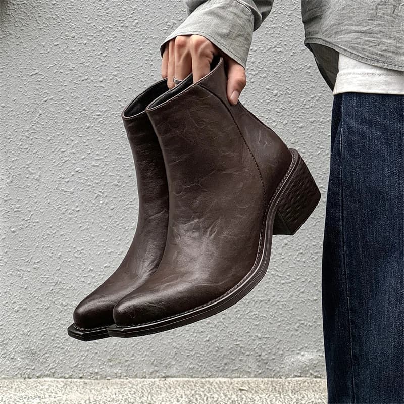 Nuovi stivali da uomo Stili firmati alla moda e versatili Festa per il tempo libero all'aperto Tendenza giovanile quotidiana Scarpe con suola spessa da strada Hot