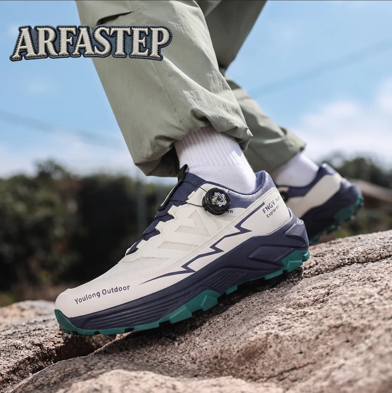 Outdoor Hiking Shoes for Men, Lightweight Trekking Shoes, Breathable Mesh Sneakers, Casual Walking Shoes, Rotating Buckle Design