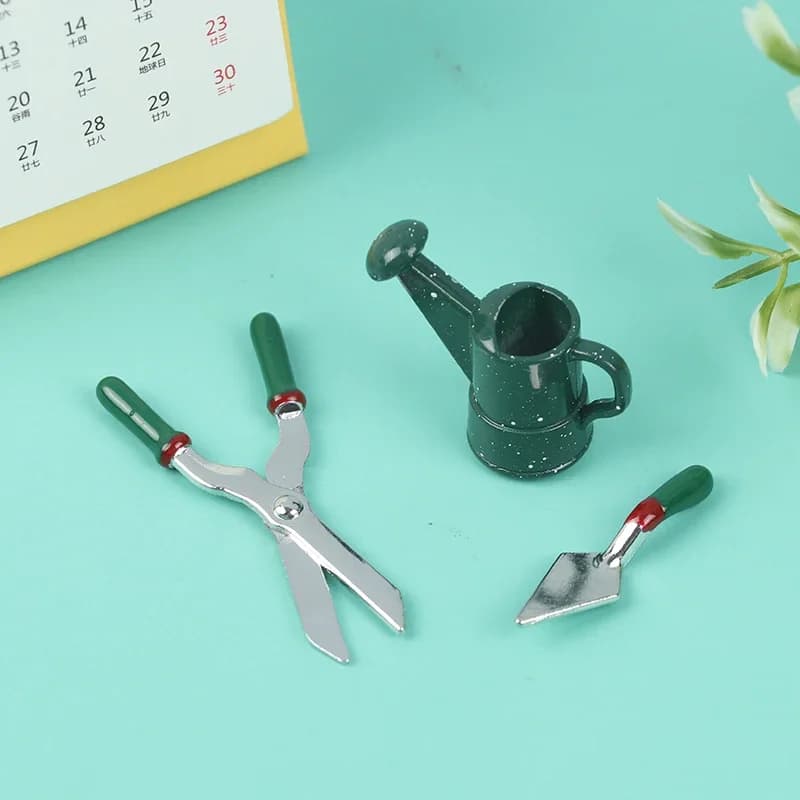 Set di attrezzi da giardinaggio con pala e forbici per annaffiatoio in metallo modello mini casa delle bambole 1: 12