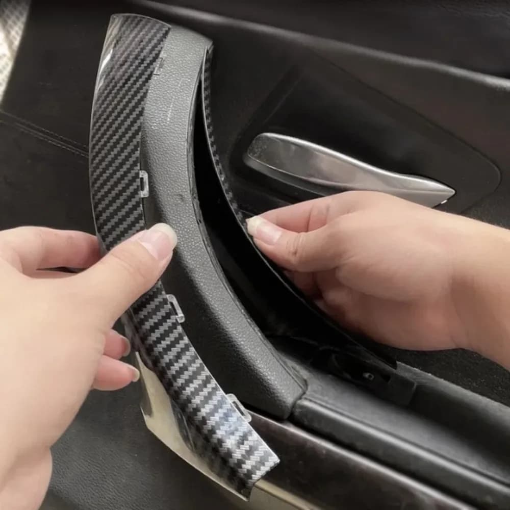 Installazione semplice Car Styling Pannello porta Maniglia di presa Copertura per BMW E90 E91 E92 Serie 3 RHD LHD Texture Bracciolo Rivestimento protettivo