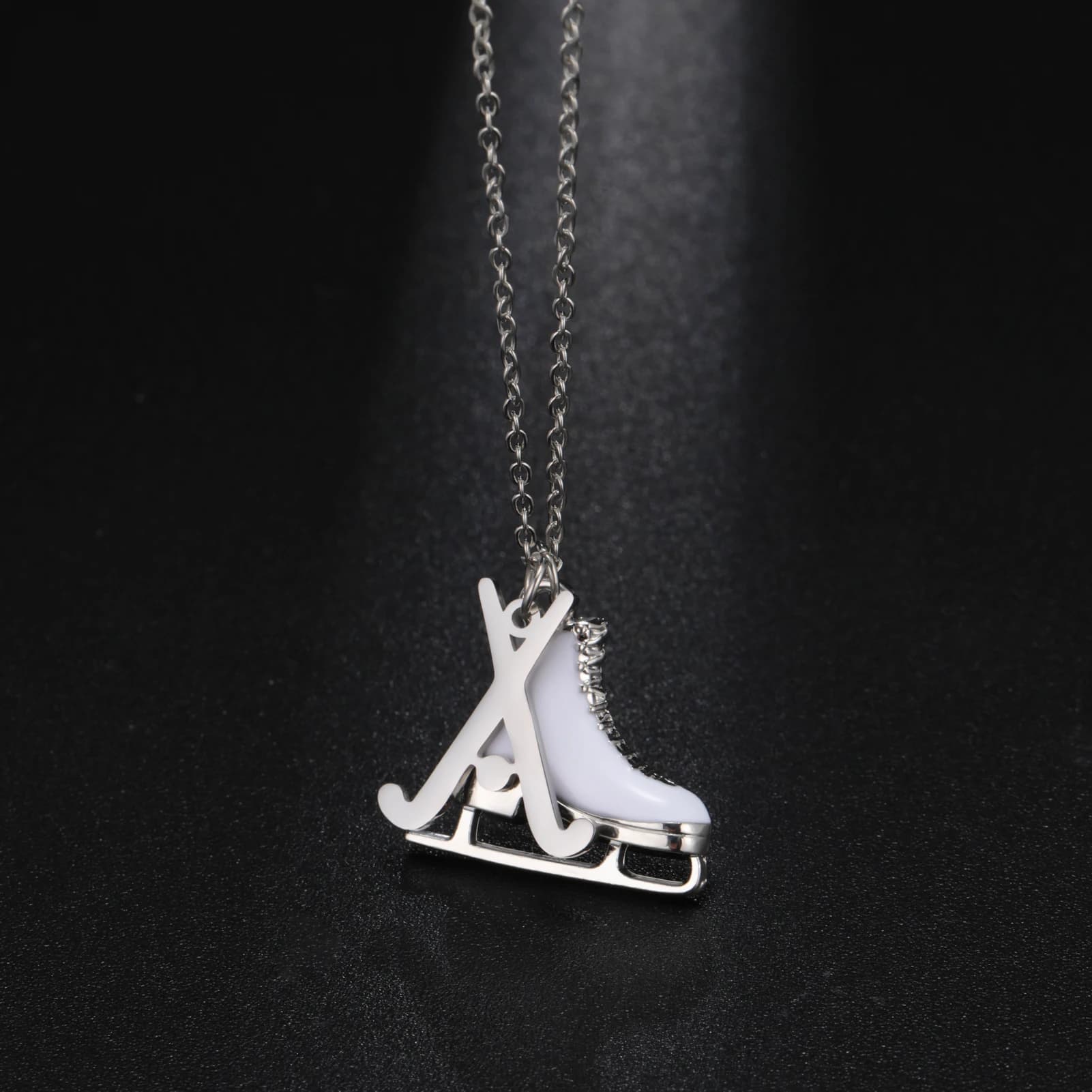 La mia forma di strass colorati scarpe da skate sul ghiaccio collana con ciondolo catene con ciondoli da hockey per le donne regalo di gioielli di compleanno per tifosi sportivi