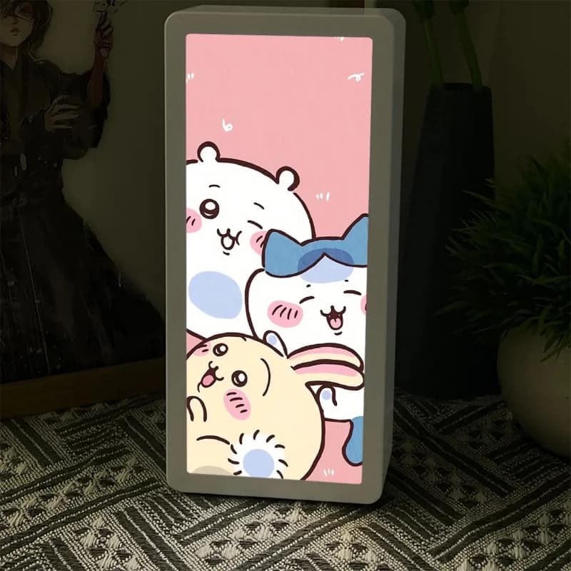 Lampada LED Chiikawa Kawaii, lampada da tavolo con stampa di personaggi anime, luce notturna a luce soffusa per la decorazione della camera da letto, lampada da comodino Kawaii.