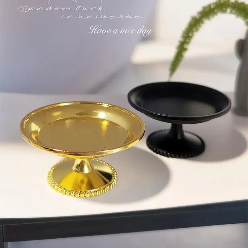 1Pc Casa delle bambole in miniatura Vassoio per snack in metallo Modello Mini Simulazione Torta Pasticceria Vassoio/Dim Sum Piatto Giochi di imitazione Accessori per alimenti Giocattolo