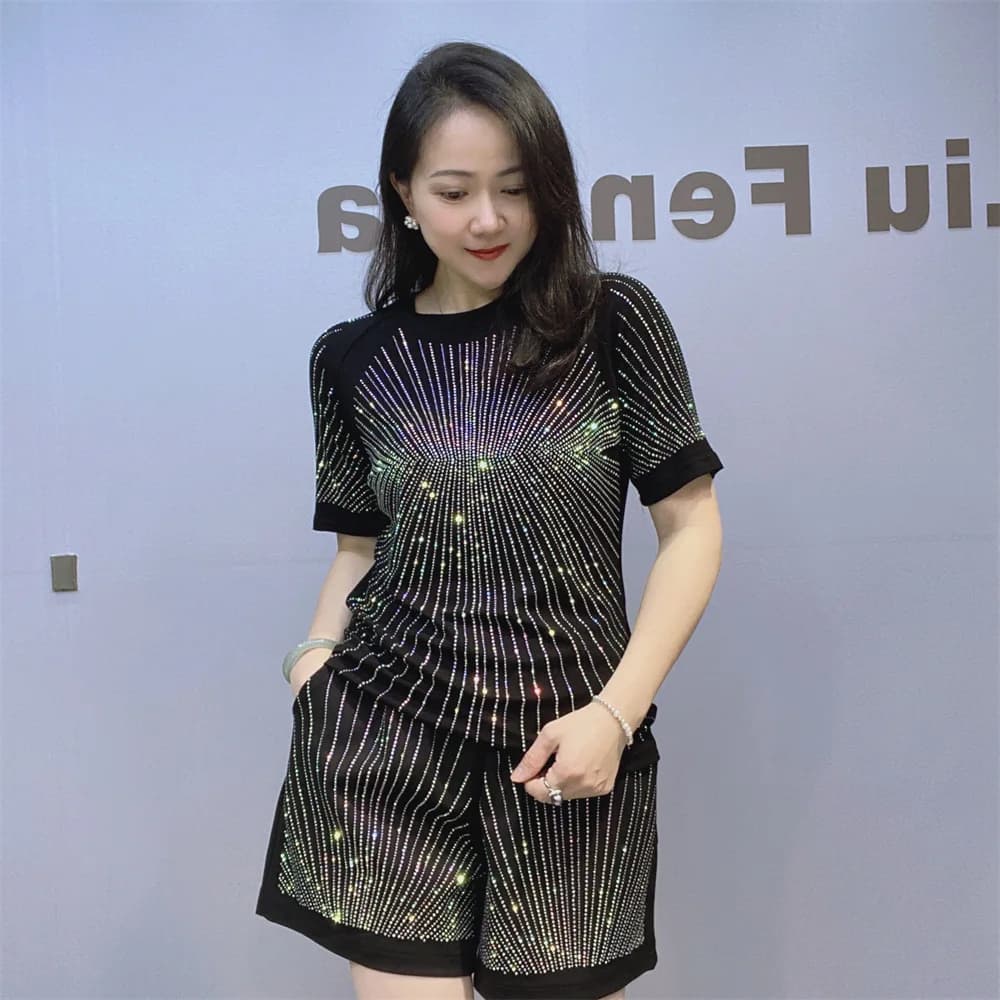 Summer Women's Hot Drilling Diamonds Slimming Short Sleeve T-shirts Strass Tees Crystal Crop Top + Large leg shorts 2 pieces Set