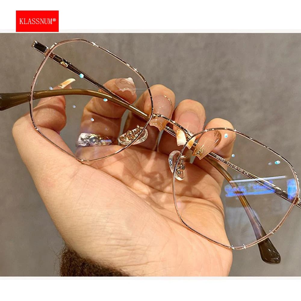 Klassnum Sparkling Diamond Edge Geometric Anti Blue Light Glasses for Women, Ultra-Thin Rose Gold Metal Frame Inlaid with Tiny Shiny Rhinestones Along the Rim, Irregular Polygon Lens Shape, Two-Tone Gradient Brown Temples, Transparent Adjustable Silicone