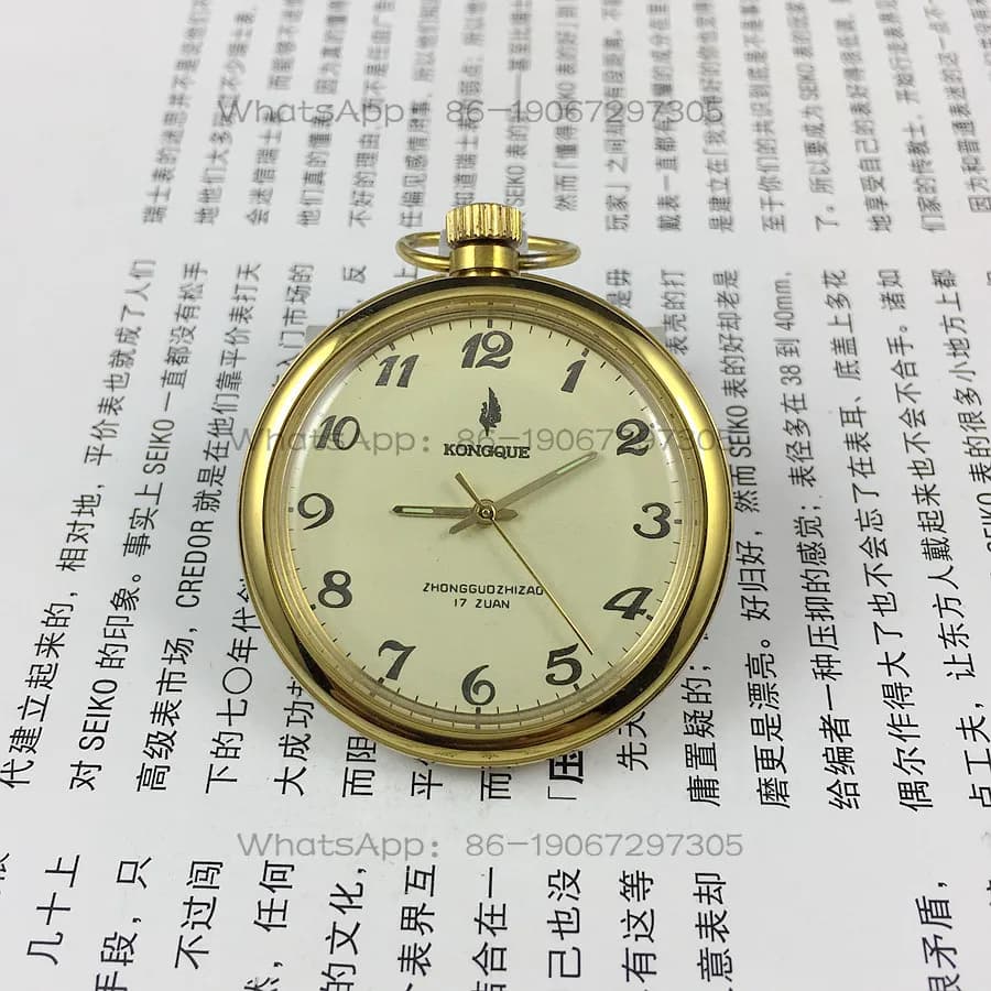 Fabbrica di orologi Liaoning, orologio da tasca meccanico manuale con quadrante giallo digitale marca Peacock, diametro 41 mm