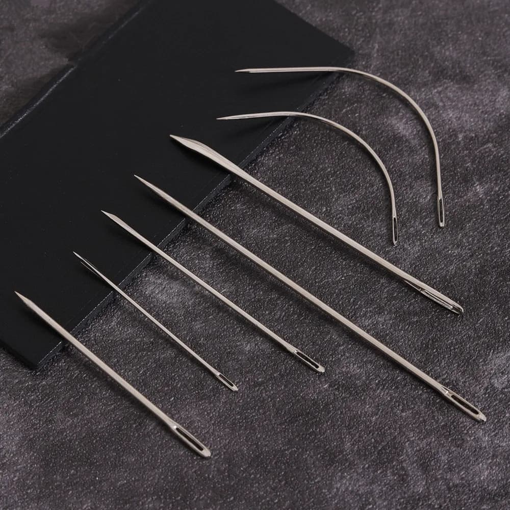 Confezione da 2 ferri da cucito per riparazione manuale, set di strumenti per toppe, tappezzeria, tappeti, pelle, tela curva - 7 tipi di aghi inclusi