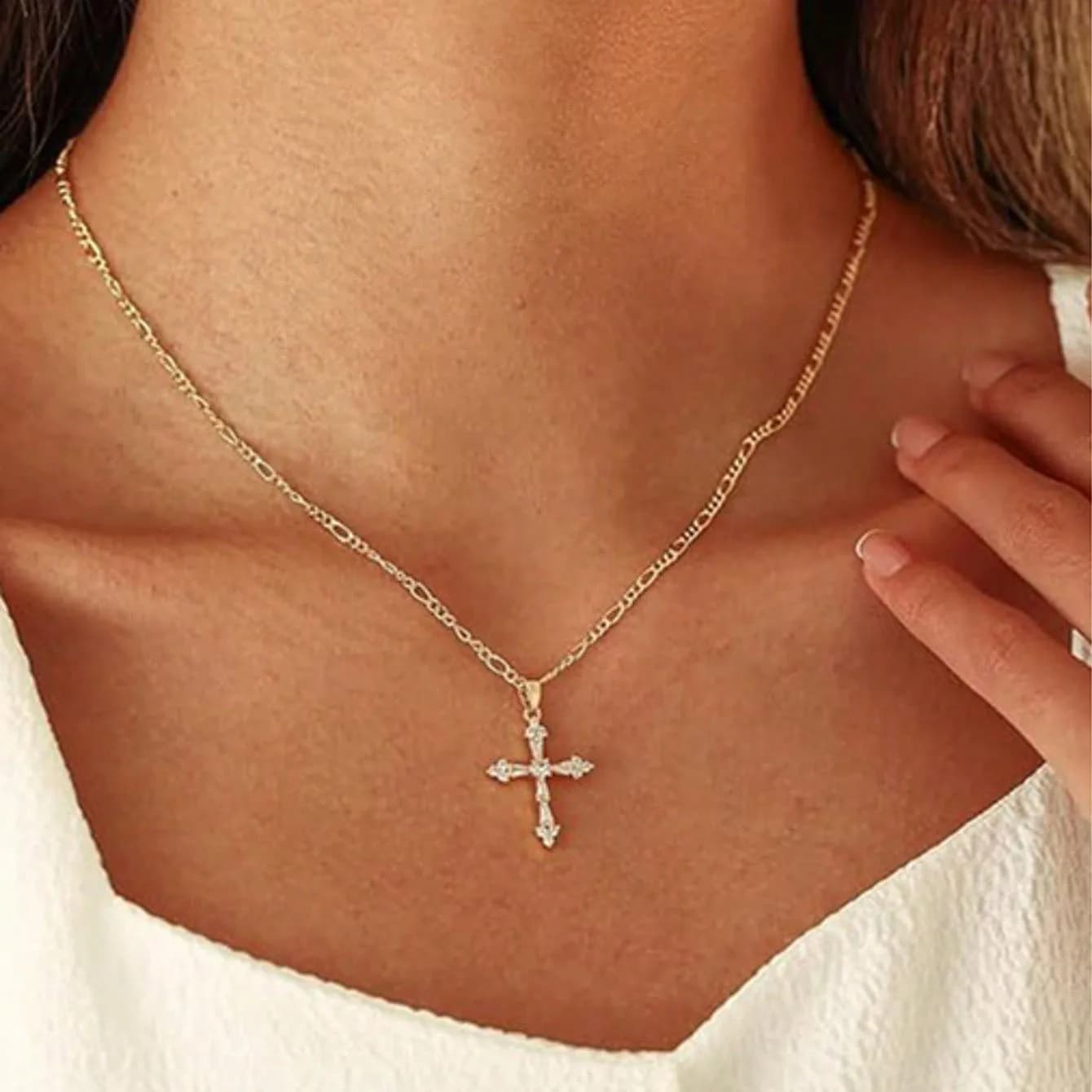 Collana con Pendente a Croce Quadrata in Zircone Cristallino, Catena a Maglia Quadrata in Oro