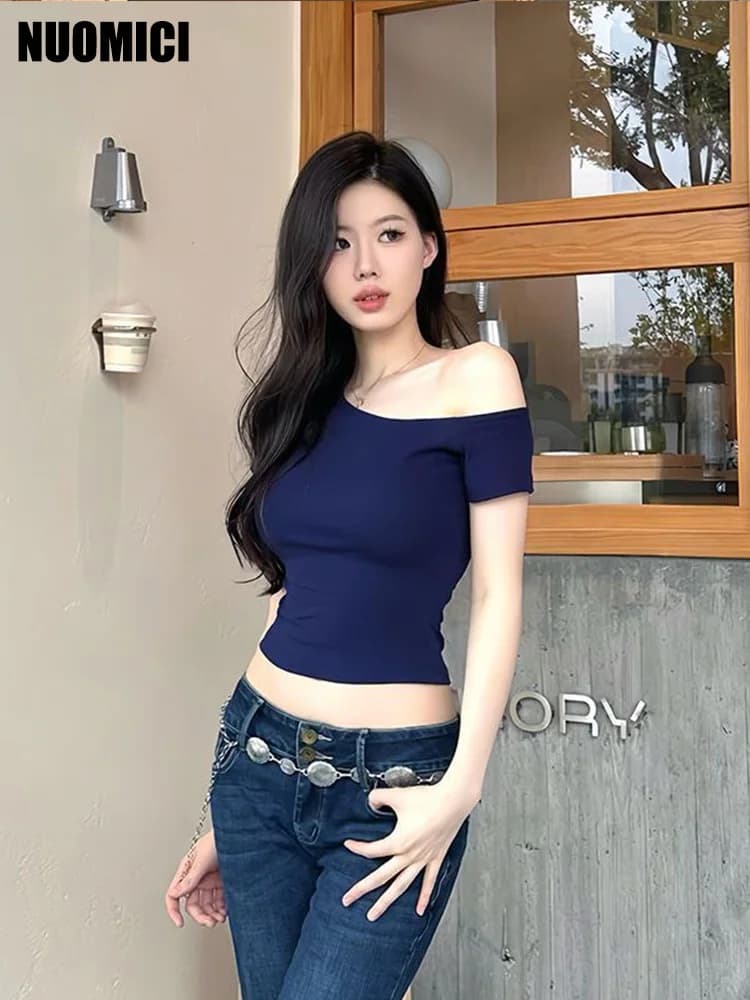 NUOMICI Top estivo con spalle scoperte T-shirt da donna slim fit Body estiva a maniche corte T-shirt basic sexy femminili Chic coreano