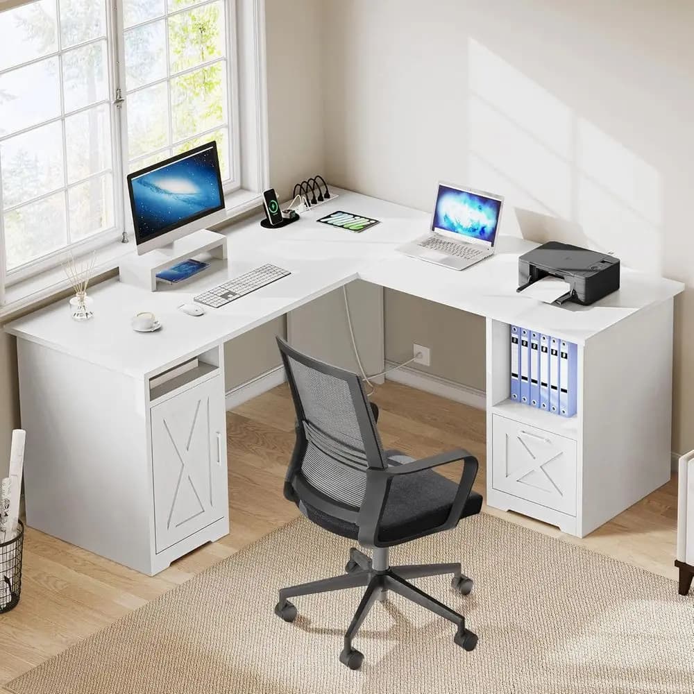 Scrivania per computer a forma di L bianca da 60 pollici con prese di corrente, supporto per monitor, ripiani portaoggetti e schedario per l'home office