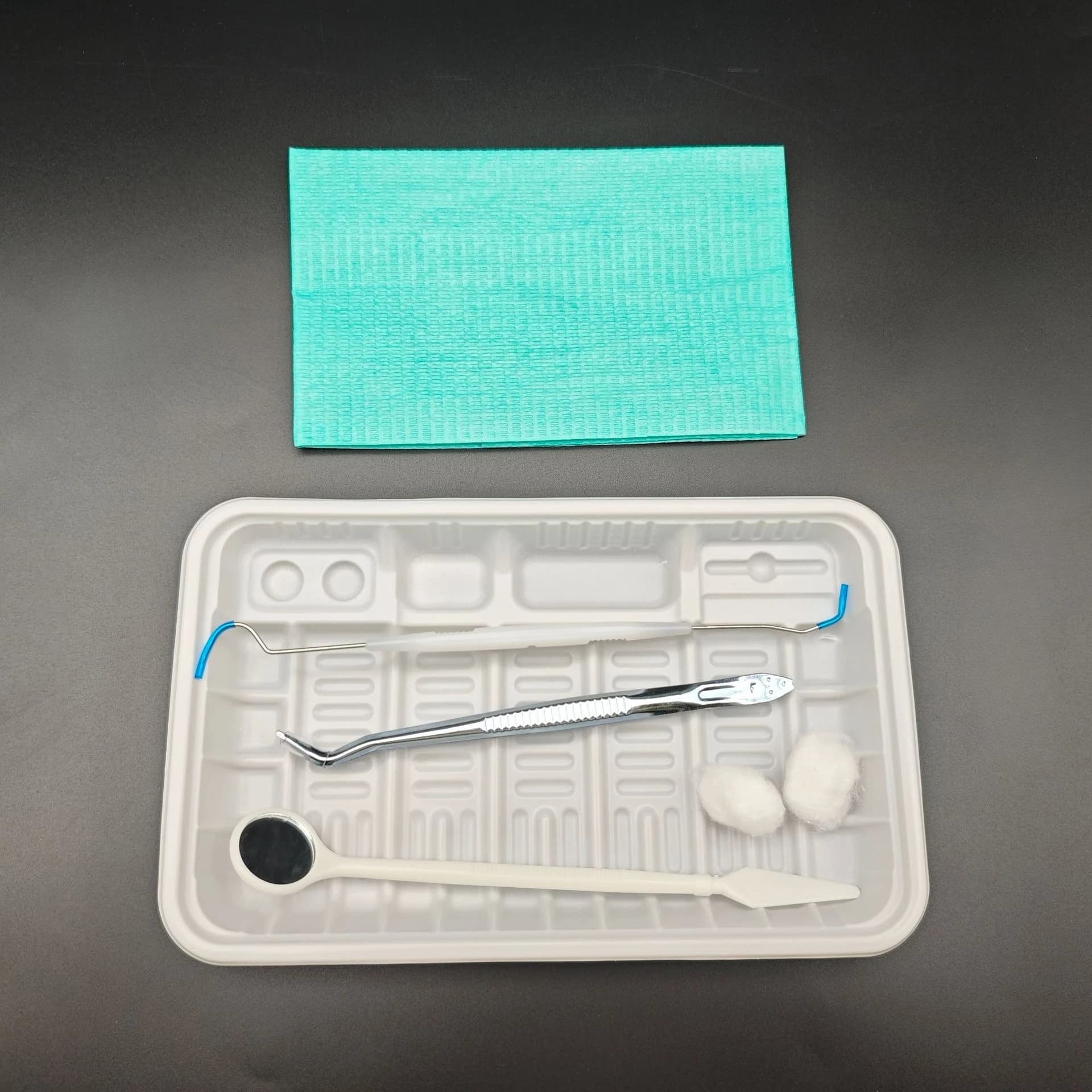 30 Set Kit per l'igiene dentale usa e getta Specchio per la bocca Palla di cotone Sciarpa Set per esame orale Pinzetta dentale Sonda Strumento orale