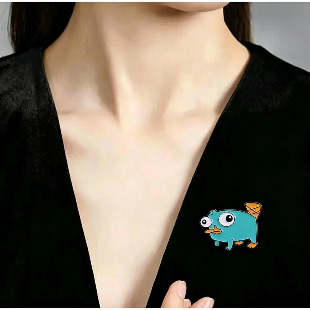 Spilla in metallo smaltato a forma di Capibara cartone animato, unisex, con effetto goccia d'olio, distintivo per zaino e risvolto, accessori a tema animale, stagione della laurea