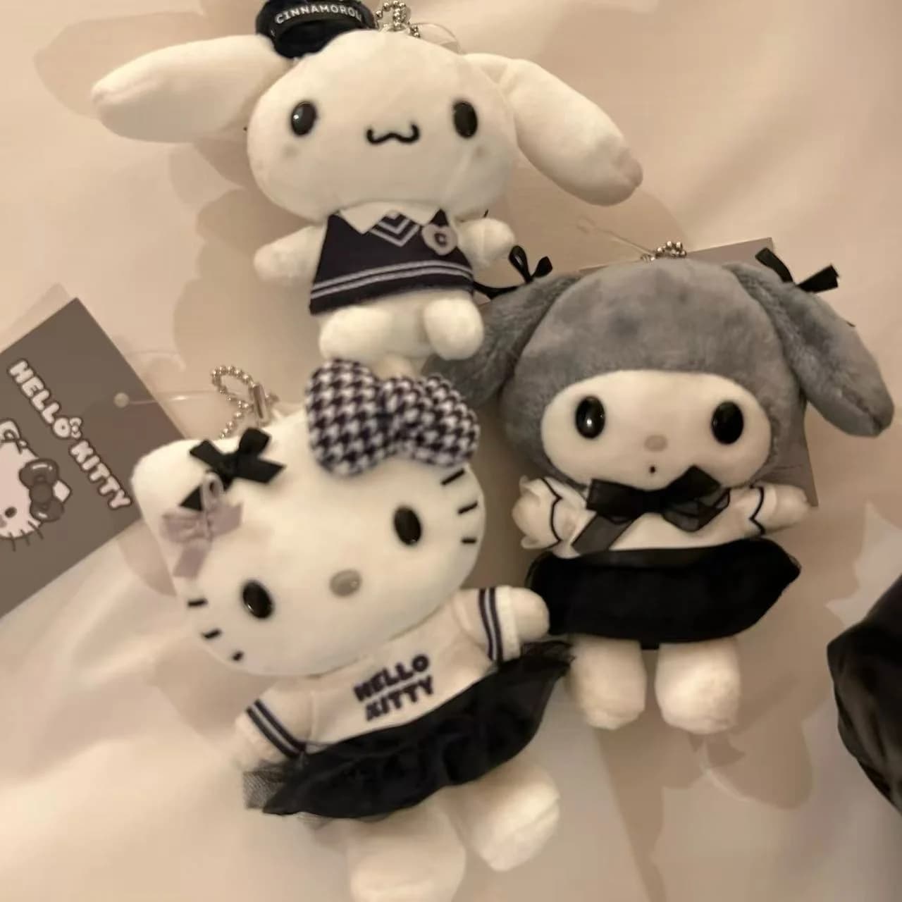 Sanrio Black White Impression Kitty cat Melody Retro Cinnamoroll Plush Cartoon Keychain Fashionable Bag Pendant Stuffed Toy