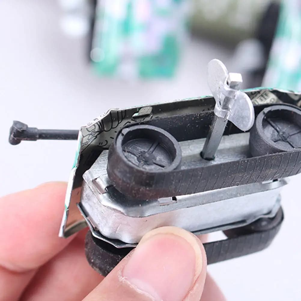 5Pcs Retro Iron Mini Clockwork Tank Wind Up Fun Educational Kids Desktop Collection Toy Tank Children Clockwork Toys
