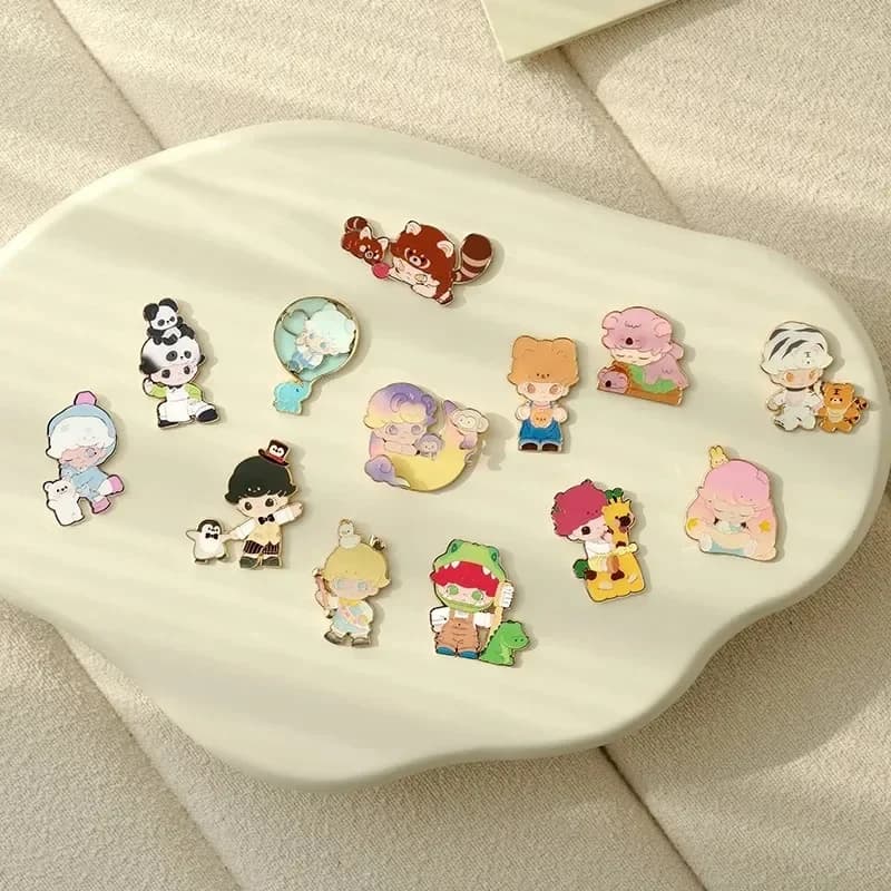POP MART Dimoo Animal Kingdom Series - Badge Blind Box Guess Bag Giocattoli originali Doll Cute Anime Figure Ornaments