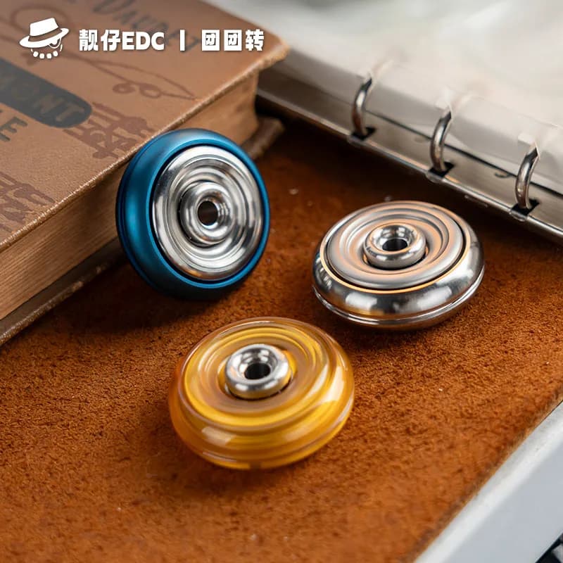 LZEDC Spinning Fidget Spinner con pendente a forma di ciambella - Giocattolo da tavolo antistress